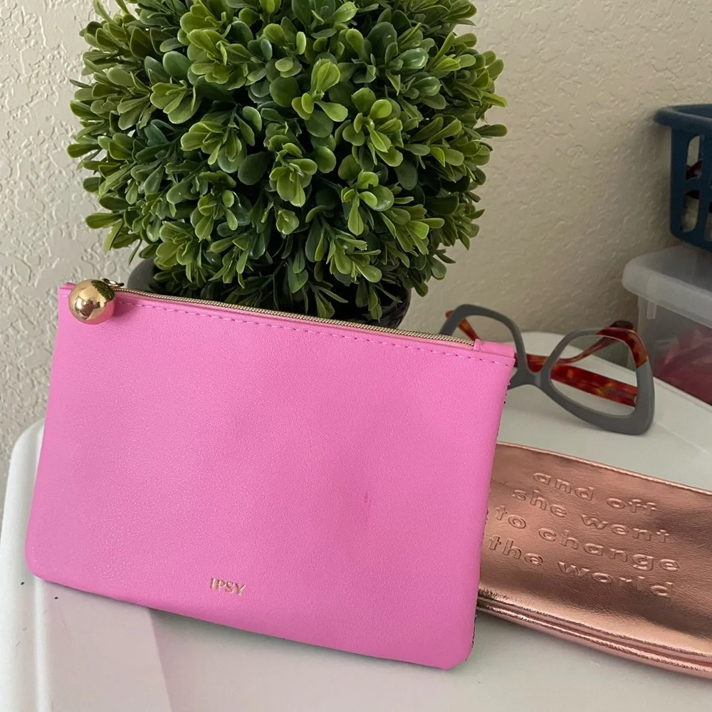2 for 1 Ipsy Pink & Green Glitter and A Gold Cosmetic Bags Like New just for you